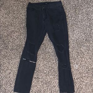 Black ripped skinny jeans from Forever 21 Men
